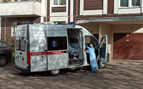 Суперраспространителей "ковида" назвали ученые: в 80 процентах виноваты они