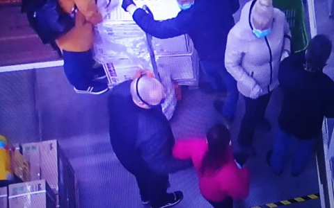 "Люди сходят с ума": реакция соцсетей на нападение на женщину без маски в Ярославле