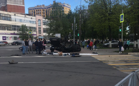 Реанимация и авто на крыше: серьезная авария у ресторана "Углич"