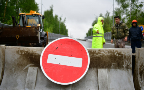 Дефекты в пролетах: в Ярославле срочно закрыли мост. Схемы объезда