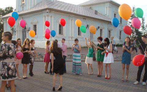 Пир во время пандемии: выпускной обещают в особенном формате