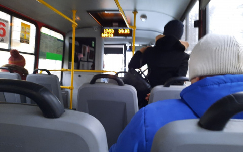 "Я тут как в тюрьме": ярославцы рассказали, что их бесит в городских маршрутках