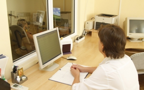 Расширили список врачей, которые получат выплаты в пандемию: кому повезёт