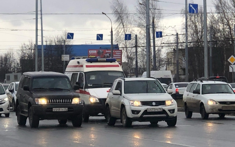 «У парня все лицо в крови»: подробности ДТП на Индустриальной