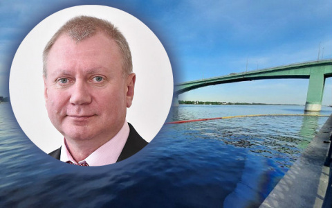 На место ЧП выехали спасатели: на Волге обнаружили нефтяное пятно