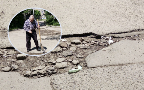 "Как бы чиновники его не оштрафовали": в Ярославле дедушка сам засыпает ямы