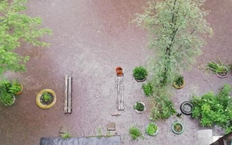 Город ушел под воду: последствия грозы в Ярославле. Кадры