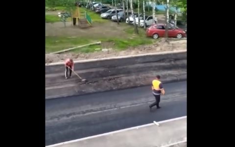 "Утоптали мокасинами- дождем смоет": в мэрии ответили на критику ремонта дорог в Ярославле