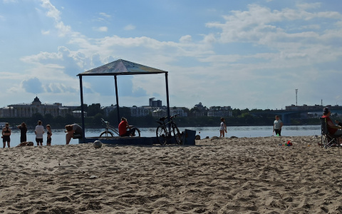 Сотни людей на опасном пляже: где нельзя купаться, рассказали ярославцам