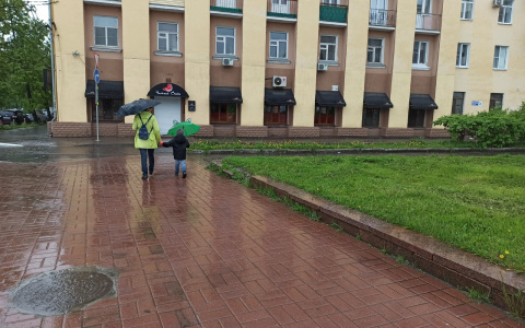 Аномальную грозу предрекли ярославцам: предупреждение МЧС