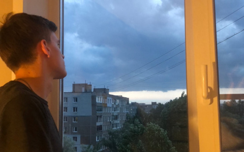 Шторм и грозы накроют город: экстренное предупреждение МЧС для ярославцев