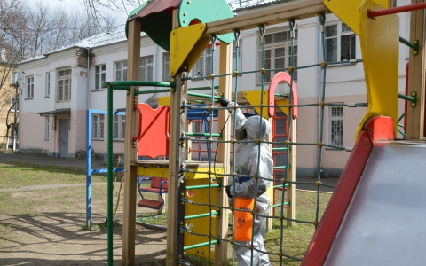 У малыша ковид: дежурную группу в детском саду закрыли под Ярославлем