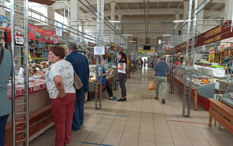 О массовом падении зарплат сообщили ярославцы