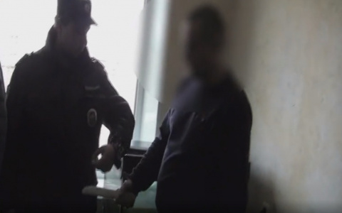 Труп за Волгой нашли по запаху: взяли убийцу-серийного преступника. Видео