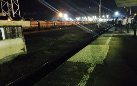 Тело нашли на рельсах: молодой мужчина погиб в Ярославле