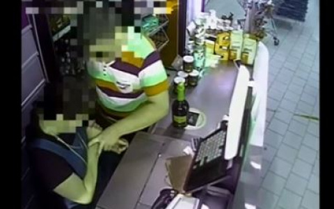 Приставил пистолет к голове: неадекватный мужчина напал на женщину под Ярославлем