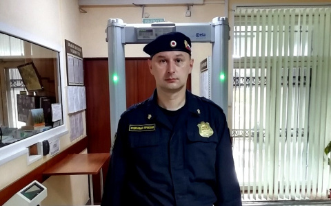 Рванул через барьер: пристав задержал ярославца, подозреваемого в хищении