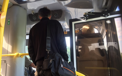 «Береги зубы»: ярославцы устроили скандал из-за грозного объявления в маршрутке