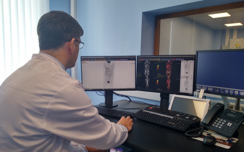 Если захрипел голос: восемь признаков онкологии назвал врач