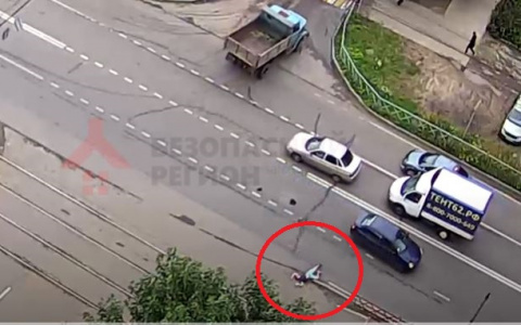 Не мог подняться от боли: в Брагино сбили подростка. Видео