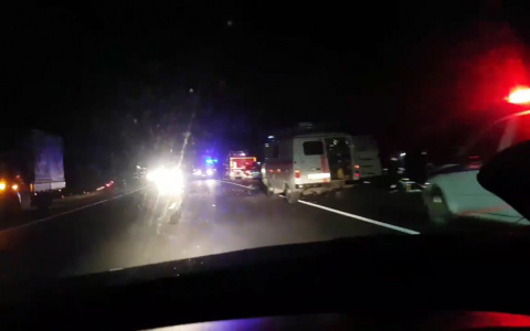 Малышка и женщина погибли, пятеро пострадали: тройное ДТП произошло под Ярославлем. Видео
