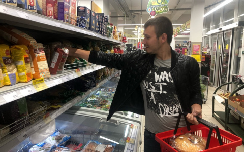 "Медленный яд": известный доктор назвал самые вредные продукты