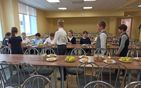 Губернатор Миронов сделал заявление о школьных обедах: кого накормят бесплатно