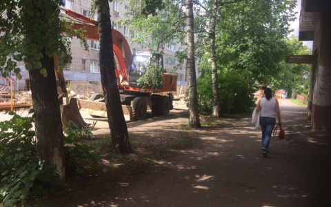 "Автобусы едут по встречке": в мэрии ответили ярославцам, бунтующим из-за шок-дороги на Перекопе