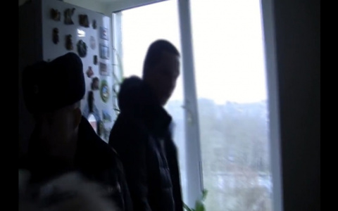 Мать вытирала кровь с пола: ярославец убил друга в Брагино. Видео