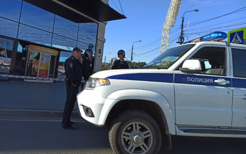 Толпа на улице и оцепление: что произошло в ТЦ "Аура" в Ярославле