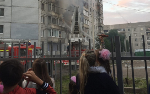"Там застряли дети": в Ярославле прогремел взрыв на Батова. Первые подробности