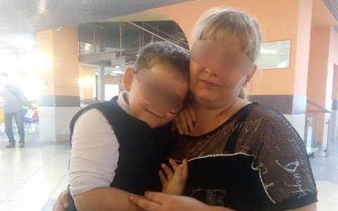 Ярославцы прощаются с мамой и сыном, погибшими под завалами на Батова