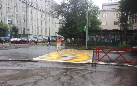 Экстренное предупреждение об экстремальной погоде разослало МЧС ярославцам