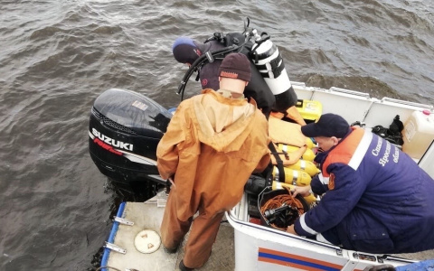 Тело 19-летнего матроса нашли спасатели при крушении баржи в Рыбинском водохранилище