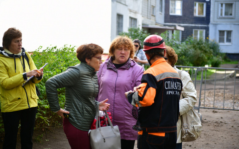 Жильцы дома на Батова после взрыва возвращаются в квартиры: что говорят эксперты