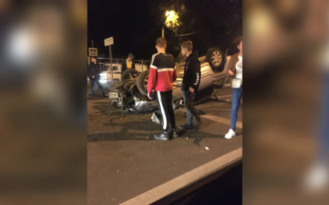 Воткнулись 14 осколков: подробности ДТП в Ярославле. Видео