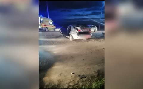 В машине был малыш: подробности массовой аварии под Ярославлем. Кадры