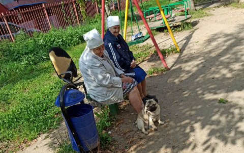 Приостановят выплаты: об опасности хранения пенсий на банковской карте предупредили ярославцев