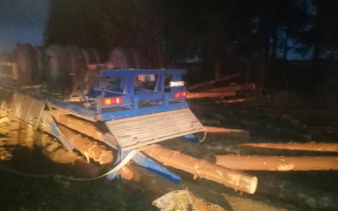 Двоих раздавило КАМАЗом: подробности смертельного ДТП под Ярославлем