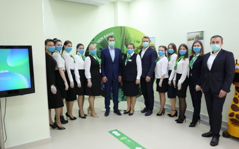 В Красноперекопском районе Ярославля после реконструкции открылся офис Сбербанка
