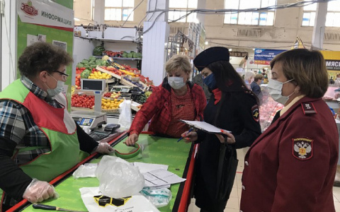 Штрафуют с масками на подбородке: облавы на нарушителей особого режима устроили в Ярославле