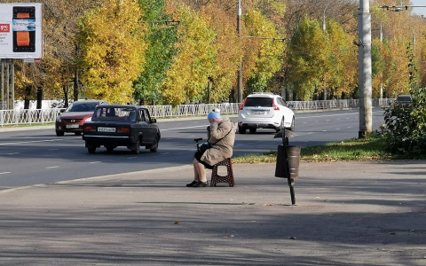 "Год 2020. Россия": в Рыбинске жители приходят на остановку с табуретками