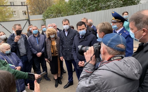 "Слухи ходят": жильцы рухнувшего дома на Батова высказались перед Мироновым