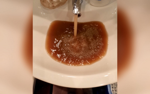 В Ярославле открыли сезон ржавой воды: куда жаловаться