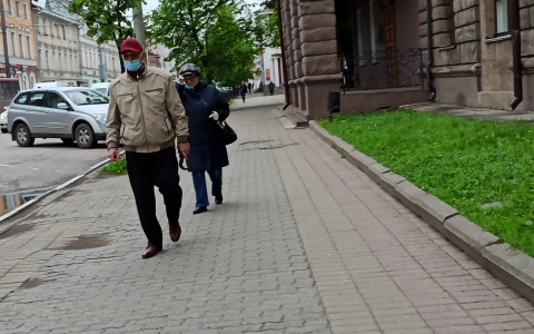 "Останавливают даже экспрессы": в Ярославле начались массовые рейды по соблюдению масочного режима