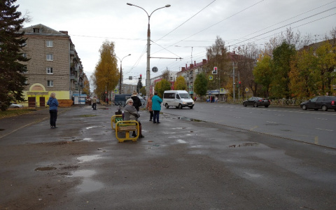 Вместо остановки - лавочка: как ждут транспорта в Ярославской области