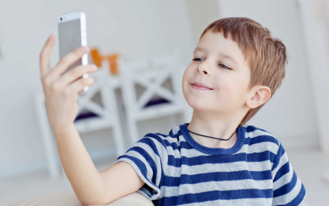 Самые популярные школьные гаджеты в Ярославле – часы с SOS-кнопкой и смартфон Xiaomi