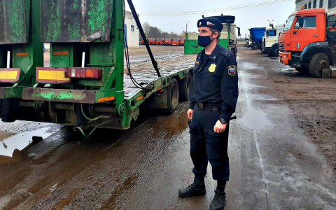 В Ярославле изъяли дорожную технику за долги