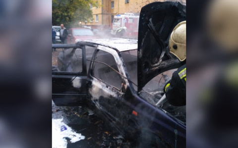 Спалил авто любовнику: ревнивого ярославца взяли за поджог