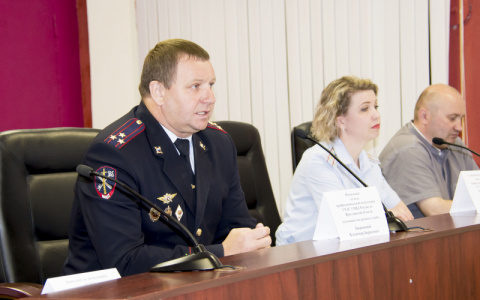 Был пьян: под Ярославлем полковник полиции попал в ДТП, в котором погибла его женщина